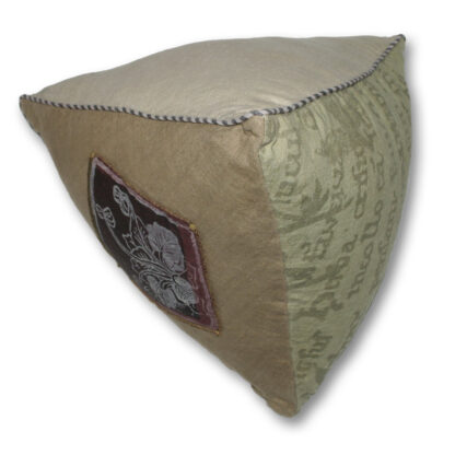 3D Decorative Throw Pillow: Linen Triangle