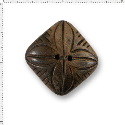 Carved Horn Clover Button – 45 Ligne